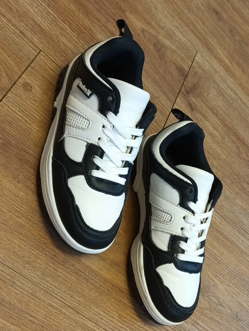 Hurley Boy's Youth Black & White Athletic Sneakers
